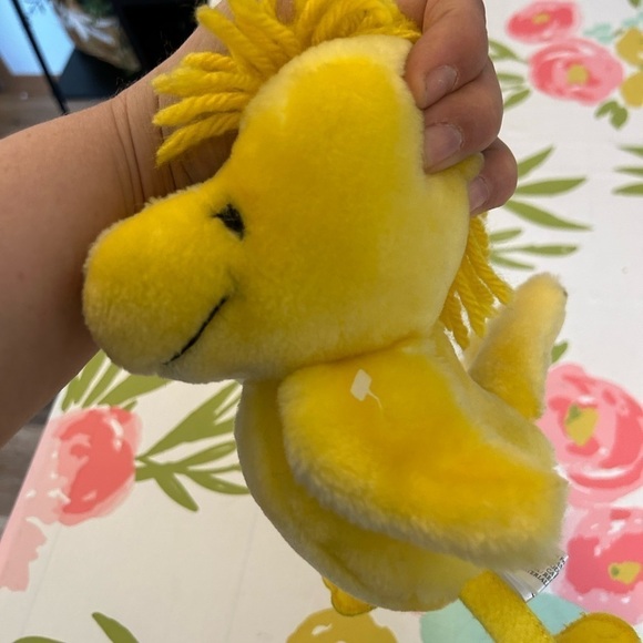 Peanuts™ 6" Woodstock Plush knot's berry farm - Picture 3 of 6